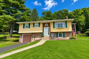 35 W Diaz Ave, Nesquehoning, PA 18240 - Photo 1