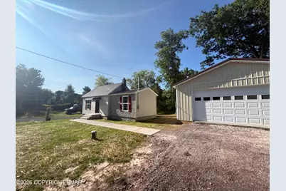  392 Lehman-Outlet Road, Dallas, PA 18612 - Photo 3