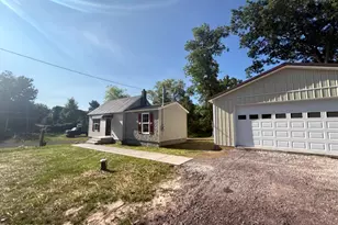 392 Lehman-Outlet Rd, Dallas, PA 18612 - Photo 3