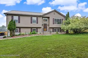 2527 Highland Cir, Stroudsburg, PA 18360 - Photo 1