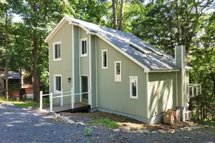 159 Manchester Dr, Bushkill, PA 18324 - Photo 1