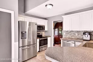 5120 Braintree Dr, Bushkill, PA 18324 - Photo 5