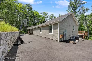 2016 Locust Ridge Rd, Pocono Lake, PA 18347 - Photo 11