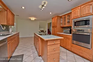 2095 Pleasant View Dr, Stroudsburg, PA 18360 - Photo 11