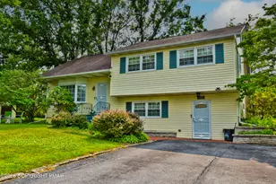 2095 Pleasant View Dr, Stroudsburg, PA 18360 - Photo 1