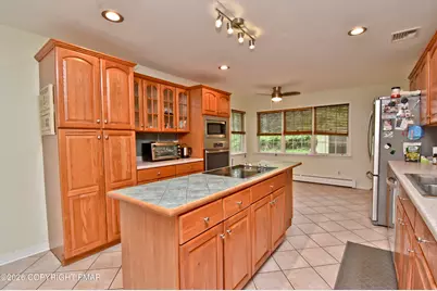  2095 Pleasant View Drive, Stroudsburg, PA 18360 - Photo 9
