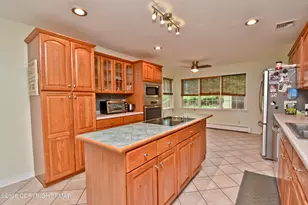 2095 Pleasant View Dr, Stroudsburg, PA 18360 - Photo 9