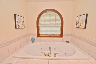 326 Sunset Ave, Pocono Manor, PA 18349 - Photo 23