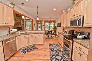 326 Sunset Ave, Pocono Manor, PA 18349 - Photo 13