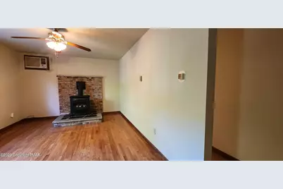  725 E Rosewood Road, East Stroudsburg, PA 18302 - Photo 3