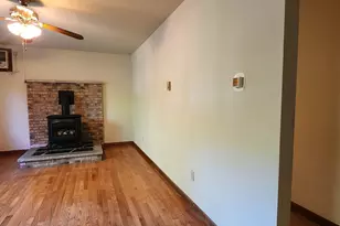 725 E Rosewood Rd, East Stroudsburg, PA 18302 - Photo 3
