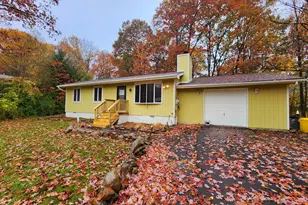 39 Mountain Dr, Mount Pocono, PA 18344 - Photo 1