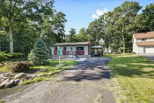 117 Mink Ct, Dingmans Ferry, PA 18328 - Photo 3