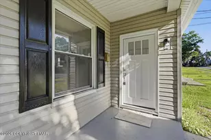 271 Brodhead Ave, East Stroudsburg, PA 18301 - Photo 9