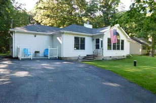 552 W Chipmunk Rd, Bushkill, PA 18324 - Photo 3