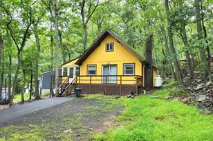 1067 Porter Dr, Bushkill, PA 18324 - Photo 1