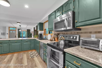  142 Longfellow Circle, Albrightsville, PA 18210 - Photo 17