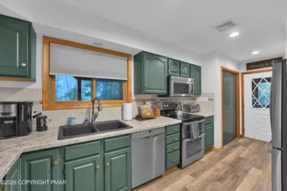  142 Longfellow Circle, Albrightsville, PA 18210 - Photo 13