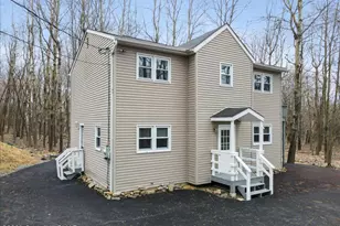 400 Cedar Dr, Long Pond, PA 18334 - Photo 5