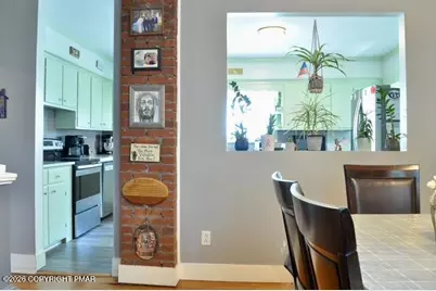 114 Everhart Street, Dupont, PA 18641 - Photo 7
