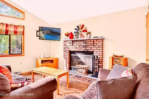 126 Maxatawny Dr, Pocono Lake, PA 18347 - Photo 9