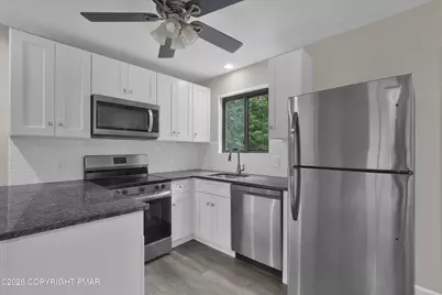  148 Sandlewood Drive, East Stroudsburg, PA 18301 - Photo 7