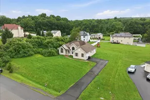 86 Northpark Dr, East Stroudsburg, PA 18302 - Photo 5