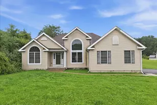 86 Northpark Dr, East Stroudsburg, PA 18302 - Photo 1