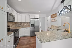 6330 Laurel Rd, Pocono Summit, PA 18346 - Photo 15