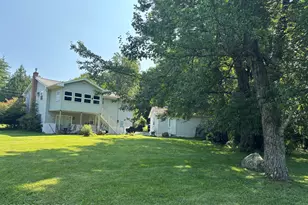 2639 Lakeshore Dr, Sciota, PA 18354 - Photo 5
