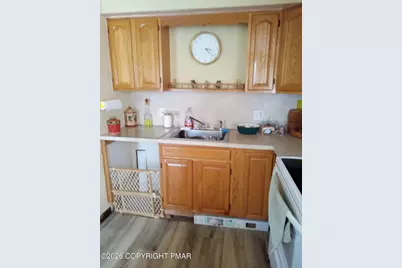  330 Centre Street, Freeland, PA 18224 - Photo 7