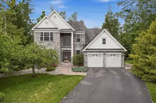 539 Tournament Ct, East Stroudsburg, PA 18302 - Photo 1