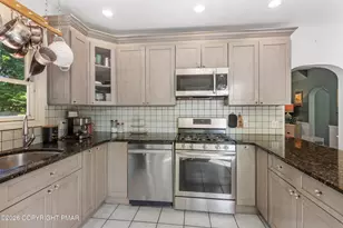 208 W Harford St, Milford, PA 18337 - Photo 27