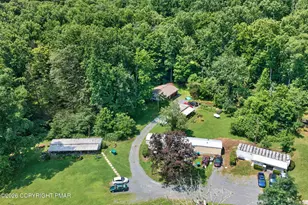 261 Schipps Ln, Mount Bethel, PA 18343 - Photo 13