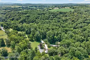 261 Schipps Ln, Mount Bethel, PA 18343 - Photo 3