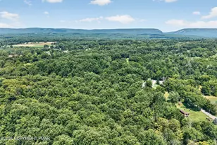 261 Schipps Ln, Mount Bethel, PA 18343 - Photo 7