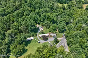 261 Schipps Ln, Mount Bethel, PA 18343 - Photo 11