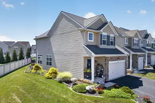 2214 Huntington Ln, Easton, PA 18040 - Photo 3