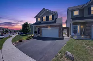 2214 Huntington Ln, Easton, PA 18040 - Photo 1