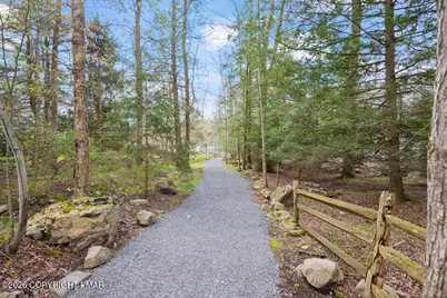  8/7 Sweet Briar Road, Pocono Pines, PA 18350 - Photo 9