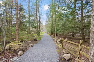 87 Sweet Briar Rd, Pocono Pines, PA 18350 - Photo 9
