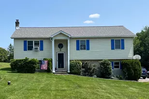 122 Corinne Ct, Effort, PA 18330 - Photo 1