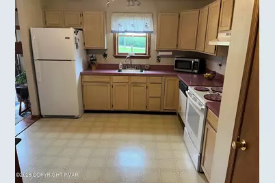  122 Corinne Court, Effort, PA 18330 - Photo 5
