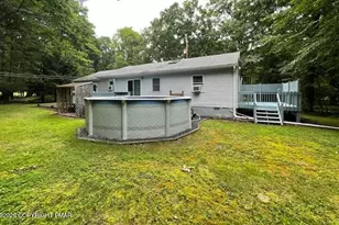 183 Holly Rd, East Stroudsburg, PA 18302 - Photo 3