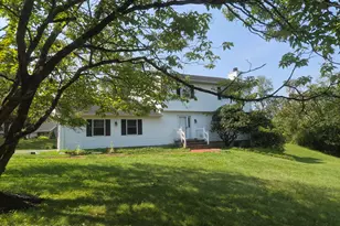 16 Spring Lake Dr, East Stroudsburg, PA 18301 - Photo 1
