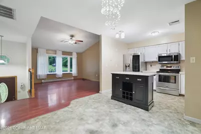  2210 S Rocky Mountain Drive, Effort, PA 18330 - Photo 7