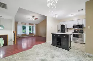 2210 S Rocky Mountain Dr, Effort, PA 18330 - Photo 7
