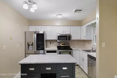  2210 S Rocky Mountain Drive, Effort, PA 18330 - Photo 5