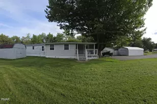 143 Moyer Rd, Blakeslee, PA 18610 - Photo 1