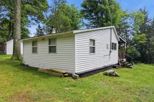 216 North Shore Dr, Greentown, PA 18426 - Photo 5